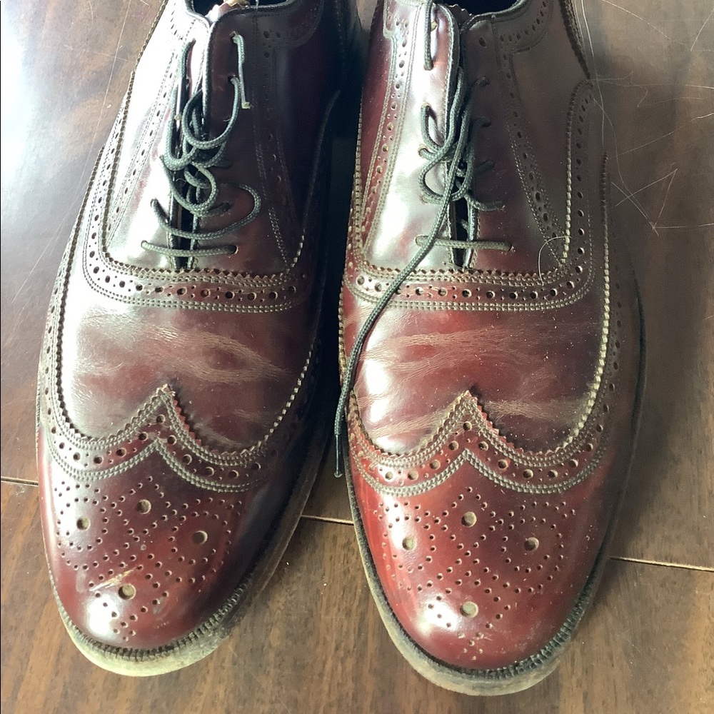 Florsheim Dark Brown Size 10 1/2 F, Wing Tips, Excellent Condition